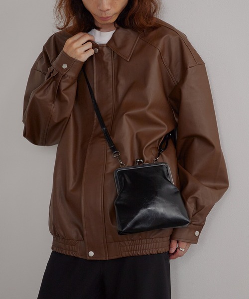 Theater code(シアターコード)の「2-Way Coin Purse Bag/2way がま口バッグ 2026年 夏 夏服メンズ(ショルダーバッグ・メンズ・ブラック/ブラウン/レッド・FREE)」の10枚目の写真