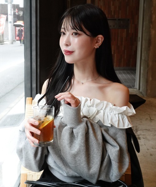 オフショルフリルスウェット（スウェット）｜mellowneon（メロウネオン