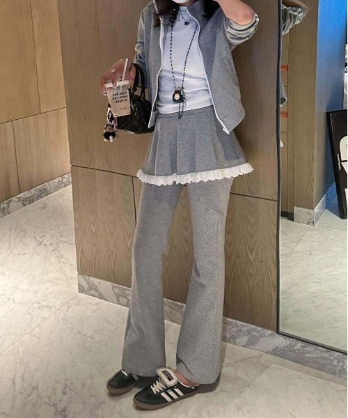 shyam inspiration(シャムインスピレーション)の「スカート レイヤー レースデザイン フレアスウェットパンツ(スウェットパンツ・レディース・グレー/ブラック・M/L)」の5枚目の写真