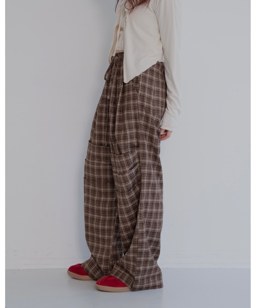 JUMELLE（ジュメロ）の「イージーチェックパンツ（スラックス・レディース・ネイビー/ブラウン・SMALL/MEDIUM）」の5枚目の写真