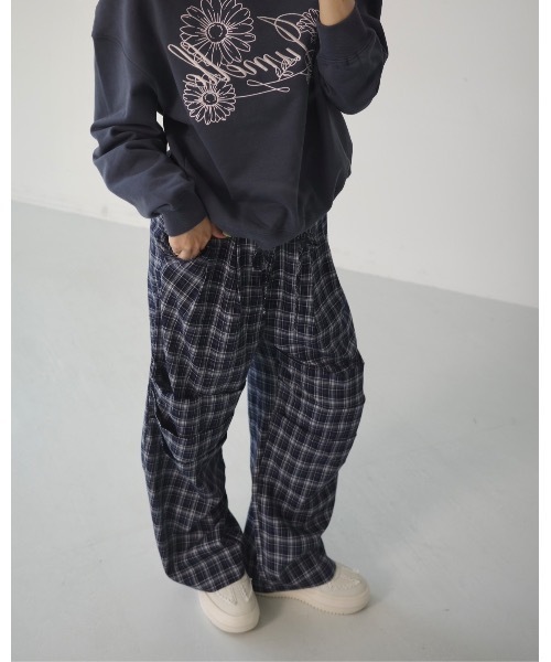 JUMELLE（ジュメロ）の「イージーチェックパンツ（スラックス・レディース・ネイビー/ブラウン・SMALL/MEDIUM）」の4枚目の写真