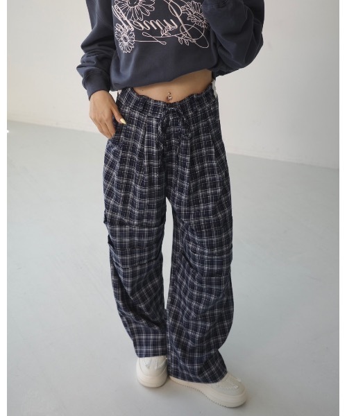 JUMELLE（ジュメロ）の「イージーチェックパンツ（スラックス・レディース・ネイビー/ブラウン・SMALL/MEDIUM）」の6枚目の写真