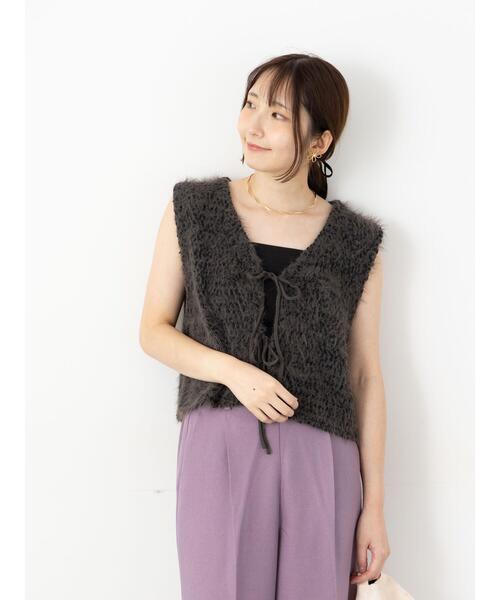 Te chichi TERRASSE（テチチテラス）の「ポンポンヤーンニットショートベスト（ベスト・レディース・ブルー/チャコールグレー/ベージュ/グレー・F）」の10枚目の写真