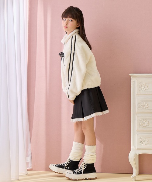 Amourire girl（アムリールガール）の「リボンライン フェイクファーブルゾン（ブルゾン・キッズ・オフホワイト/グレー・140cm/160cm/150cm/130cm）」の14枚目の写真