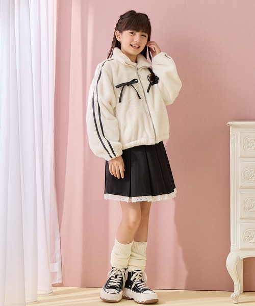 Amourire girl（アムリールガール）の「リボンライン フェイクファーブルゾン（ブルゾン・キッズ・オフホワイト/グレー・140cm/160cm/150cm/130cm）」の11枚目の写真