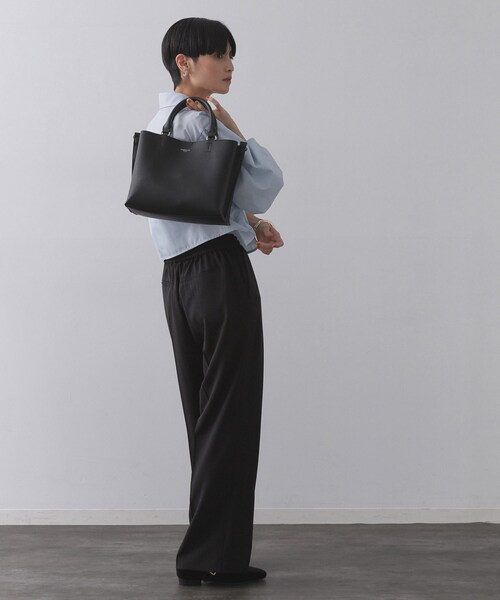 OPAQUE.CLIP（オペークドットクリップ）の「【2WAY/人間工学】ソフトシュリンク合皮ミドルサイズトートバッグ（トートバッグ・レディース・ベージュ/アイボリー/ブラック・00）」の7枚目の写真