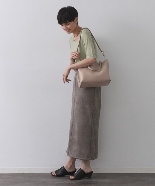 OPAQUE.CLIP（オペークドットクリップ）の「【2WAY/人間工学】ソフトシュリンク合皮ミドルサイズトートバッグ（トートバッグ・レディース・ベージュ/アイボリー/ブラック・00）」の9枚目の写真