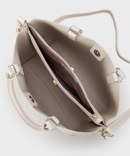 OPAQUE.CLIP（オペークドットクリップ）の「【2WAY/人間工学】ソフトシュリンク合皮ミドルサイズトートバッグ（トートバッグ・レディース・ベージュ/アイボリー/ブラック・00）」の16枚目の写真