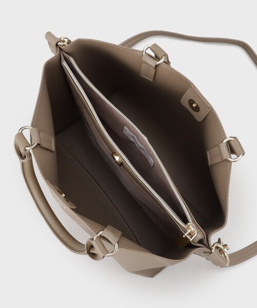 OPAQUE.CLIP（オペークドットクリップ）の「【2WAY/人間工学】ソフトシュリンク合皮ミドルサイズトートバッグ（トートバッグ・レディース・ベージュ/アイボリー/ブラック・00）」の18枚目の写真