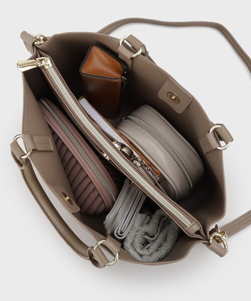 OPAQUE.CLIP（オペークドットクリップ）の「【2WAY/人間工学】ソフトシュリンク合皮ミドルサイズトートバッグ（トートバッグ・レディース・ベージュ/アイボリー/ブラック・00）」の19枚目の写真