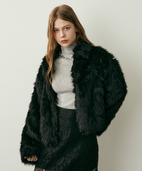 エンバ EMBA ファージャケット クロップド丈 飾りボタン 黒 ブラック 11 セール】クロップド丈フェイクファージャケット（その他アウター