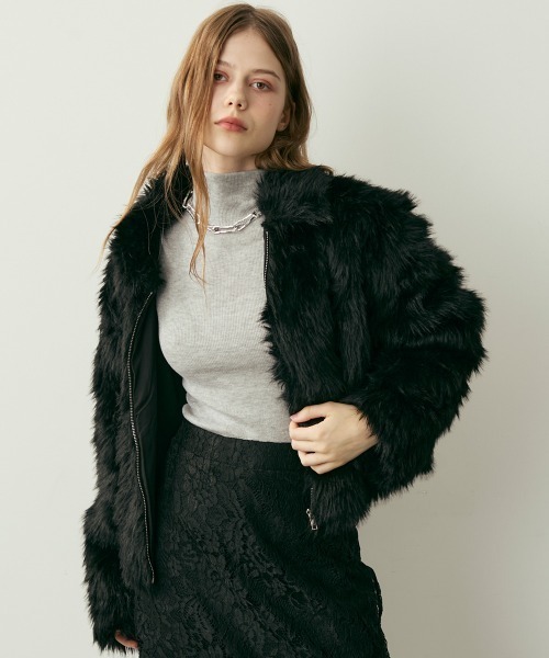 EMODA クロップドファージャケット EMODA（エモダ）の「パッファーダウンジャケット（ダウンジャケット