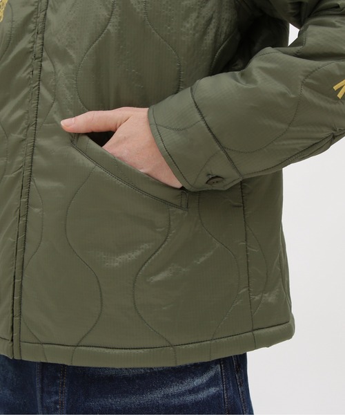 AVIREX（アヴィレックス）の「《AVIREX × PEANUTS》QUILTING JACKET "FLYING ACE" / キルトジャケット "フライングエース" / ピーナッツ / アヴィレックス（ミリタリージャケット・メンズ・ブラック/セージグリーン・LARGE/MEDIUM/XX-LARGE/X-LARGE）」の17枚目の写真