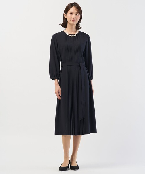 J.PRESS Ladies(J.プレス レディス)の「ノルディス2wayジョーゼット フロントプリーツ ワンピース(ワンピース・レディース・ブラック系/ベージュ系/ネイビー系・S/XS)」の8枚目の写真