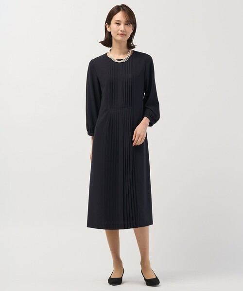 J.PRESS Ladies(J.プレス レディス)の「ノルディス2wayジョーゼット フロントプリーツ ワンピース(ワンピース・レディース・ブラック系/ベージュ系/ネイビー系・S/XS)」の9枚目の写真