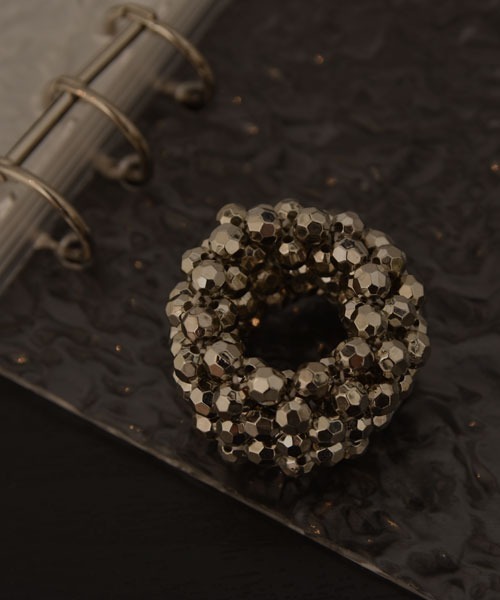 TONE SELECT GOODS（トーンセレクトグッズ）の「【resonance】ボール シンプル ミニヘアゴム【オケージョン】（ヘアゴム・レディース・シルバー/アイボリー/ブラック/ホワイト・FREE）」の13枚目の写真