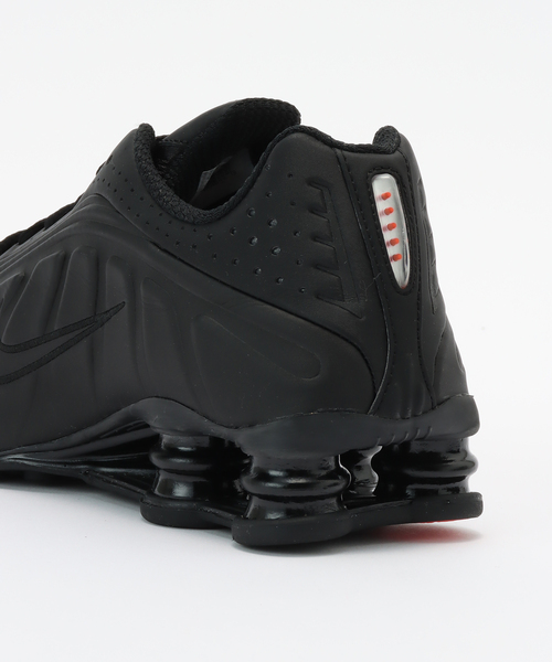 NIKE(ナイキ)の「【NIKE/ ナイキ】 ショックス R4 AR3565(スニーカー・レディース・ブラック・26.5cm/27.5cm/24.5cm)」の5枚目の写真