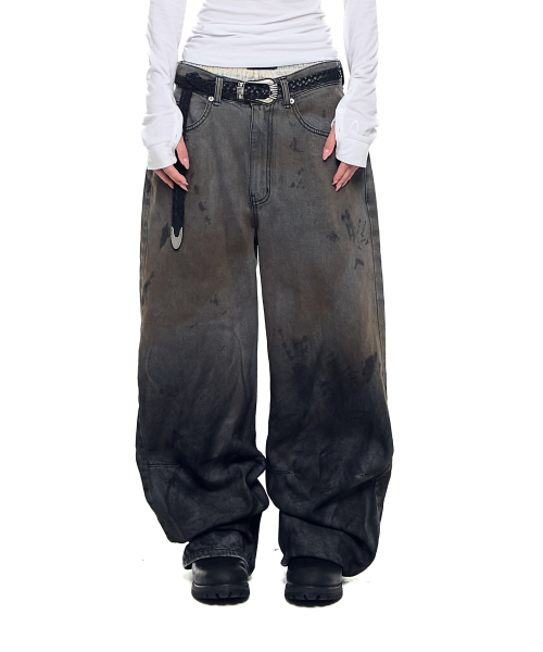AAKAM(アーカム)の「Dirty Gradation Denim Pants (Gray)(デニムパンツ・レディース・その他・1/2)」の18枚目の写真