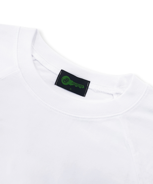 ESCAPEFROM(エスケープフロム)の「ラックイズライク ESCFプリントロングスリーブホワイト(Tシャツ/カットソー・レディース・その他・MEDIUM/LARGE/SMALL)」の4枚目の写真