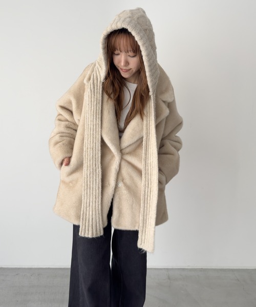 CANAL JEAN（キャナルジーン）の「El mar　ケーブルフーディーマフラー（マフラー・レディース・ブラック/ライトベージュ・ONE SIZE）」の5枚目の写真