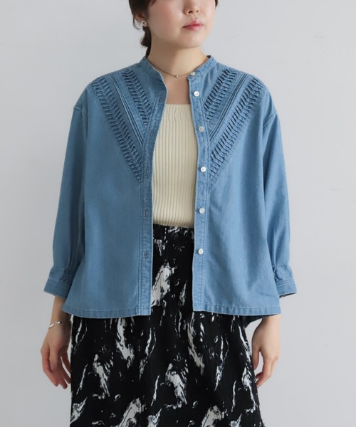 NOMBRE IMPAIR(ノンブルアンペール)の「ねじりピンタックデニム スタンドショートシャツ(シャツ/ブラウス・レディース・ブルー/サックスブルー・FREE)」の2枚目の写真