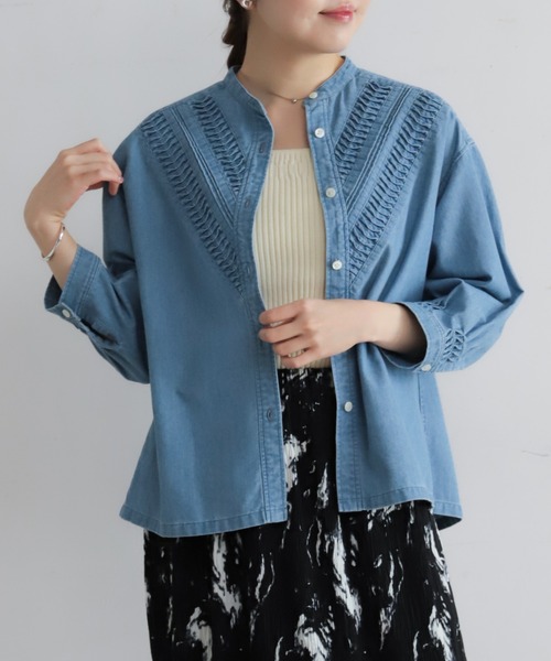 NOMBRE IMPAIR(ノンブルアンペール)の「ねじりピンタックデニム スタンドショートシャツ(シャツ/ブラウス・レディース・ブルー/サックスブルー・FREE)」の11枚目の写真