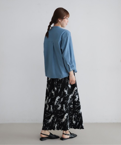 NOMBRE IMPAIR(ノンブルアンペール)の「ねじりピンタックデニム スタンドショートシャツ(シャツ/ブラウス・レディース・ブルー/サックスブルー・FREE)」の18枚目の写真