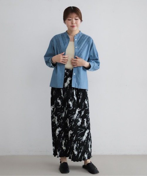 NOMBRE IMPAIR(ノンブルアンペール)の「ねじりピンタックデニム スタンドショートシャツ(シャツ/ブラウス・レディース・ブルー/サックスブルー・FREE)」の13枚目の写真