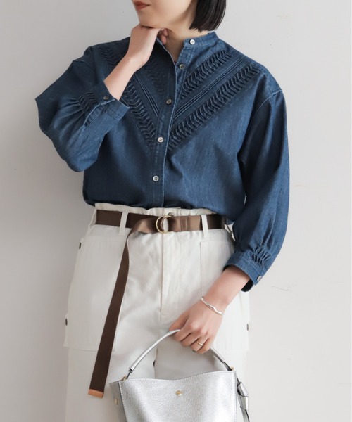 NOMBRE IMPAIR(ノンブルアンペール)の「ねじりピンタックデニム スタンドショートシャツ(シャツ/ブラウス・レディース・ブルー/サックスブルー・FREE)」の9枚目の写真