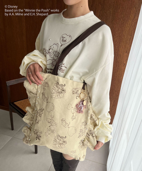 Disney（ディズニー）の「【Disney】くまのプーさん/フリルトートバッグ（トートバッグ・レディース・ベージュ/オフホワイト・FREE）」の5枚目の写真