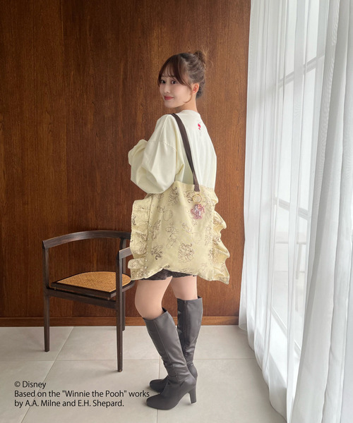 Disney（ディズニー）の「【Disney】くまのプーさん/フリルトートバッグ（トートバッグ・レディース・ベージュ/オフホワイト・FREE）」の7枚目の写真