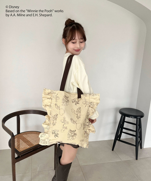 Disney（ディズニー）の「【Disney】くまのプーさん/フリルトートバッグ（トートバッグ・レディース・ベージュ/オフホワイト・FREE）」の8枚目の写真