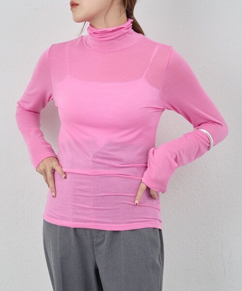 SHENERY(シーナリー)の「シアータートルプルオーバー(Tシャツ/カットソー・レディース・ベージュ/ブルー系その他/ピンク/ブラック/ベージュ系その他/オフホワイト・FREE)」の6枚目の写真