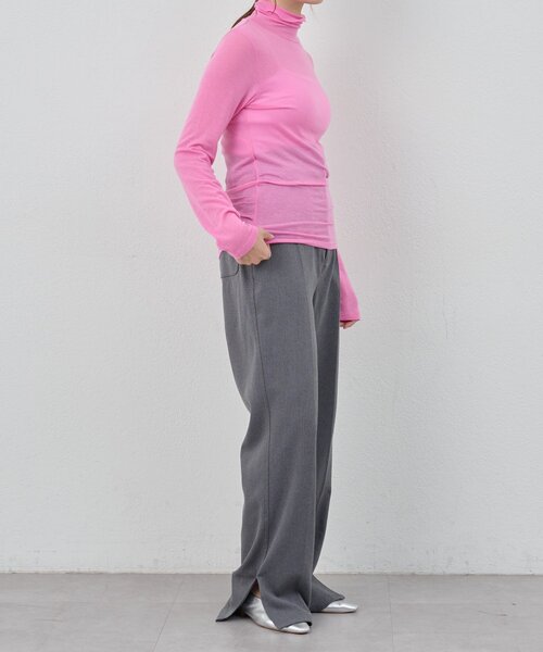 SHENERY(シーナリー)の「シアータートルプルオーバー(Tシャツ/カットソー・レディース・ベージュ/ブルー系その他/ピンク/ブラック/ベージュ系その他/オフホワイト・FREE)」の11枚目の写真