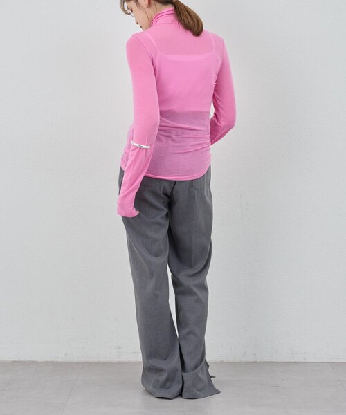 SHENERY(シーナリー)の「シアータートルプルオーバー(Tシャツ/カットソー・レディース・ベージュ/ブルー系その他/ピンク/ブラック/ベージュ系その他/オフホワイト・FREE)」の15枚目の写真