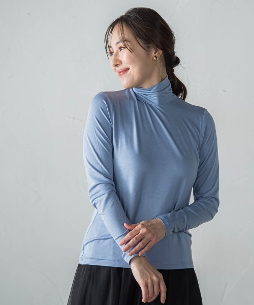 LAUTREAMONT(ロートレアモン)の「【WEB限定】吸湿発熱スムースストレッチタートルカットソー(Tシャツ/カットソー・レディース・ブラウン/ベージュ/ブラック/オフホワイト/ブルー/ライトブルー・9号/11号)」の5枚目の写真