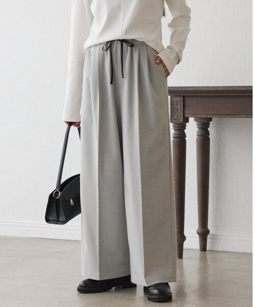 RIVE DROITE（リヴドロワ）の「【MYSELFbyRD（マイセルフバイリヴドロワ）】RELAX SLACKS（スラックス・レディース・ライトグレー/チャコールグレー・38/36）」の2枚目の写真