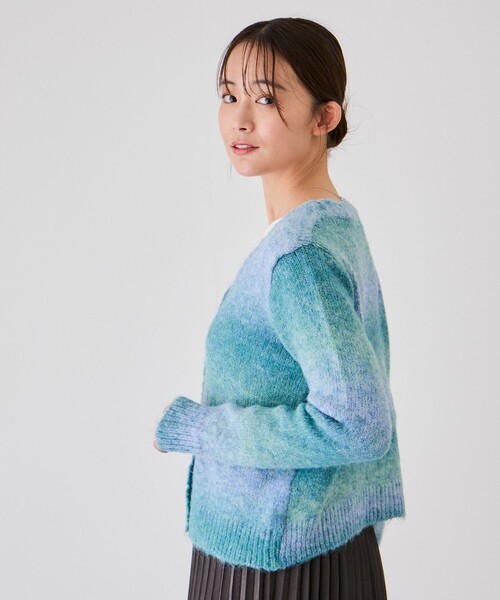 Jayro(ジャイロ)の「グラデーションニットカーディガン(カーディガン/ボレロ・レディース・ブルー系その他4/ブルー系その他6/ダークパープル/グレー/オレンジ・FREE)」の22枚目の写真