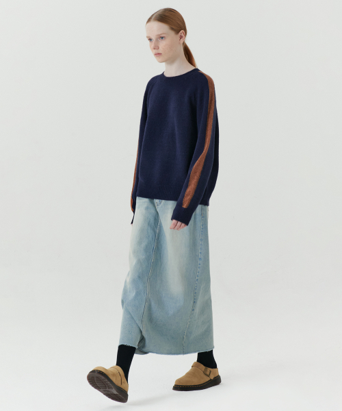 LEVAR(レバー)の「Rear-Slit Denim Long Skirt - Light Blue(スカート・レディース・その他・MEDIUM/SMALL/X-SMALL)」の5枚目の写真