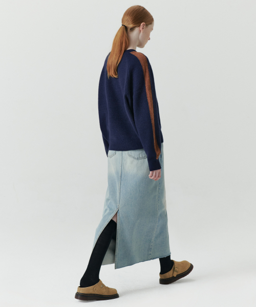 LEVAR(レバー)の「Rear-Slit Denim Long Skirt - Light Blue(スカート・レディース・その他・MEDIUM/SMALL/X-SMALL)」の6枚目の写真