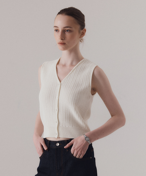 SILN(シルン)の「Henri textured knit vest (IVORY)(ベスト・レディース・その他・FREE)」の3枚目の写真