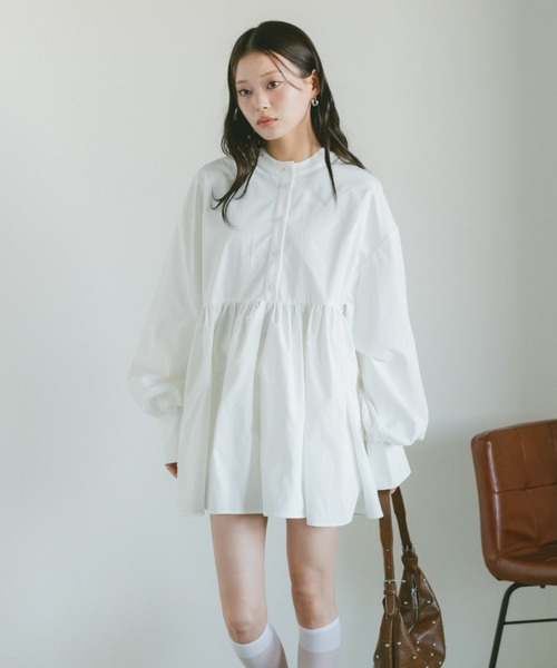 VANNIE U(ヴァニーユー)の「ギャザーボリューム2WAYチュニック ミニワンピース(シャツワンピース・レディース・ホワイト/ブルー・FREE)」の20枚目の写真