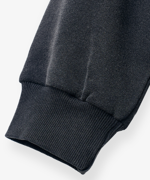 EUGGEN(ユジェン)の「オフショルダー フェードウォッシング スウェットTシャツ_ピグメントチャコール(スウェット・レディース・その他・MEDIUM)」の6枚目の写真