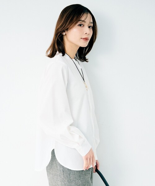 UNTITLED(アンタイトル)の「シルキータックブラウス(シャツ/ブラウス・レディース・オフホワイト/チャコールグレー・02)」の5枚目の写真