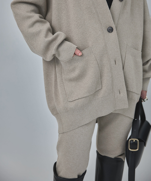 VERMEIL par iena(ヴェルメイユパーイエナ)の「コットンカシミヤ WジャガードVネックカーディガン(カーディガン/ボレロ・レディース・ネイビー/ライトグレー・FREE)」の8枚目の写真