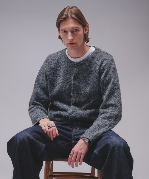 Regen Glanz(レーゲングランツ)の「Brushed mix crewneck knit cardigan / ブラッシュドミックスクルーネックニットカーディガン(カーディガン/ボレロ・メンズ・チャコールグレー/ワインレッド・SMALL/MEDIUM/LARGE)」の6枚目の写真