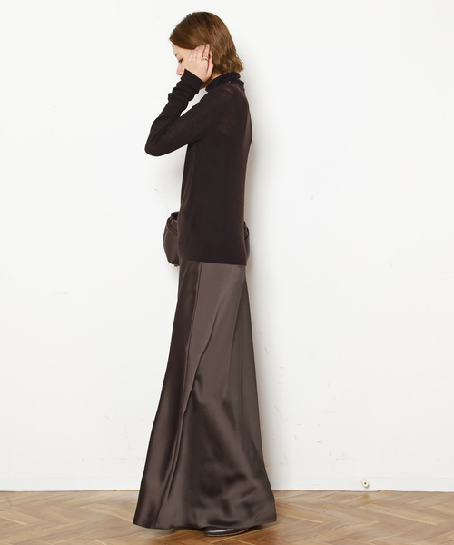 AP STUDIO（エーピーストゥディオ）の「ウールシルクタートルネックニット（ニット/セーター・レディース・ブラック/チョコ・FREE）」の18枚目の写真