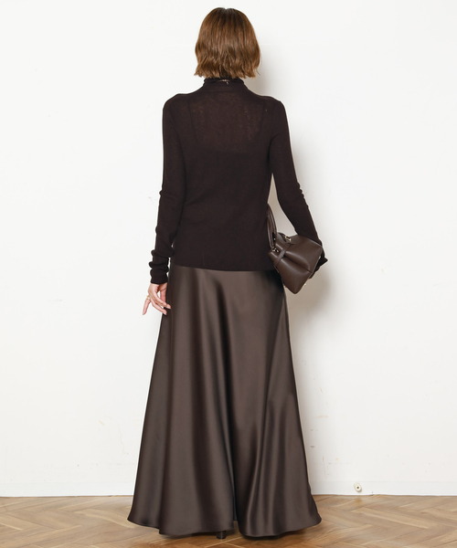 AP STUDIO（エーピーストゥディオ）の「ウールシルクタートルネックニット（ニット/セーター・レディース・ブラック/チョコ・FREE）」の19枚目の写真