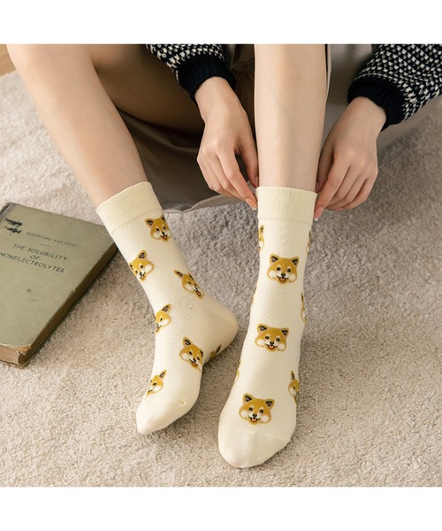 Bling Leads（ブリングリーズ）の「【Blss】【Bling　Leads】総柄ソックス　アニマルソックス（シューズ小物/雑貨・レディース・ホワイト/ブラウン/ピンク/ブルー/グリーン・FREE）」の2枚目の写真