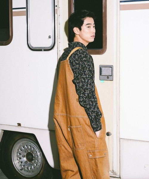 niko and...（ニコアンド）の「[niko and ...JEANS] WIDE DENIM OVERALLS（サロペット/オーバーオール・メンズ・インディゴブルー/ブラウン・LARGE/MEDIUM）」の7枚目の写真